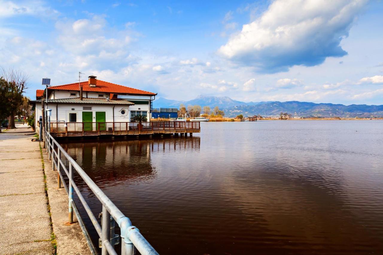La Casa Nel Parco Lägenhet Viareggio Exteriör bild