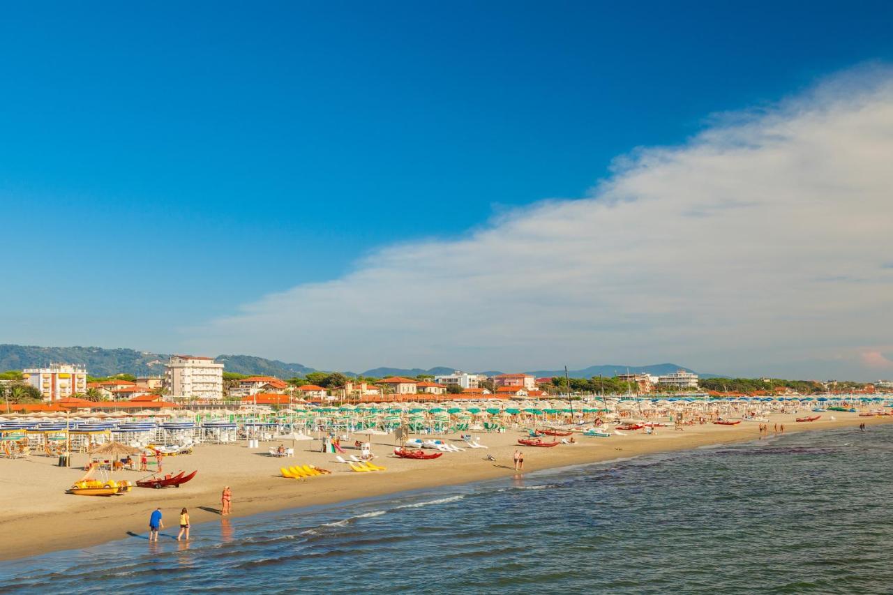 La Casa Nel Parco Lägenhet Viareggio Exteriör bild